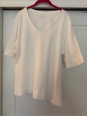 Chico's White V-Neck Short Sleeve Button-Trim Top